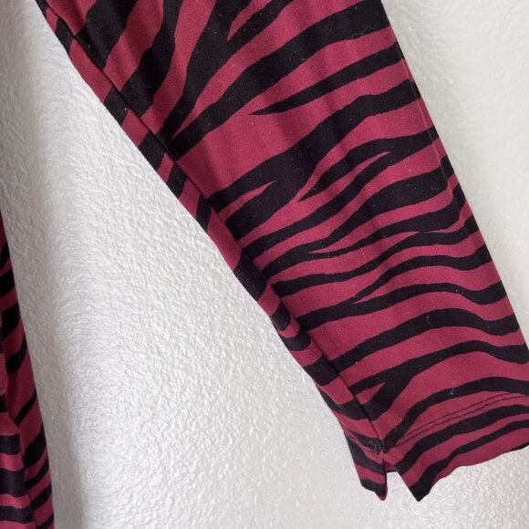 Chicos Womens Size 3 Black Red Animal Print Long Sleeve Top Blouse - Picture 4 of 6